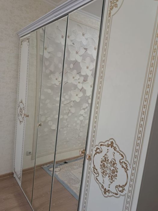 Жатын бөлме жихазы (гарнитур) сатылады