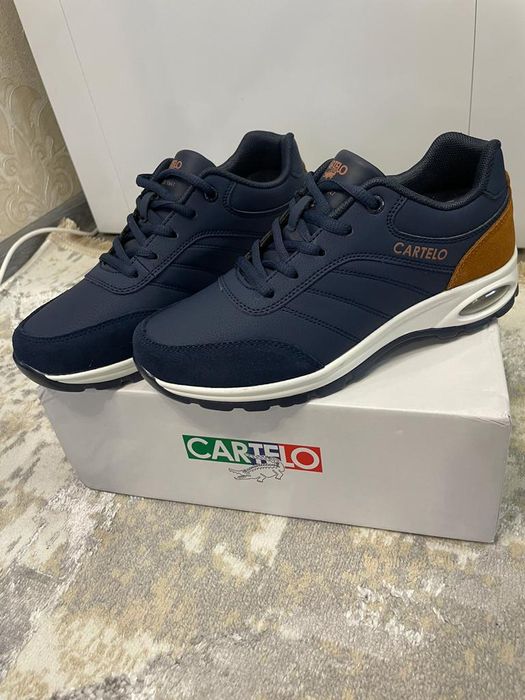 Кроссовки осенние