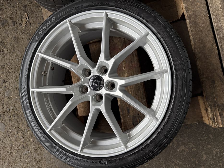 # Jante aluminiu VW Passat Arteon Tiguan Touran Skoda Superb Octavia cu anvelope de vara 235/40 R19