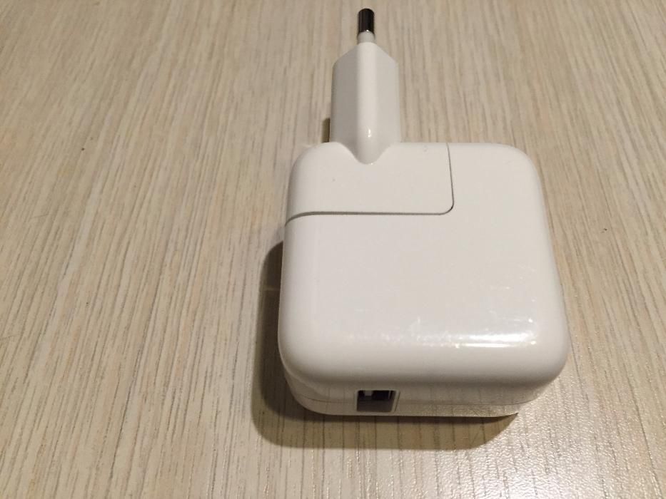 # Incarcator IPAD de 10 W Redus 65% Made in Japan 100% Apple !