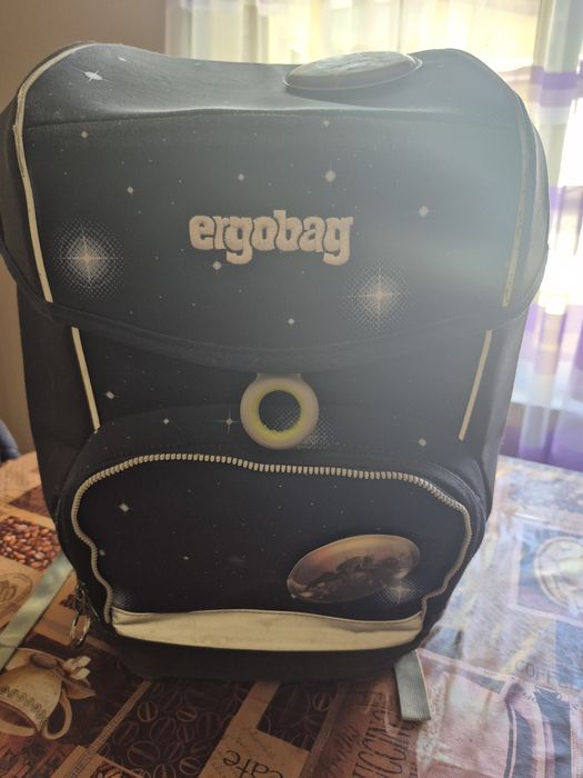 Ергономичната раница за първи клас