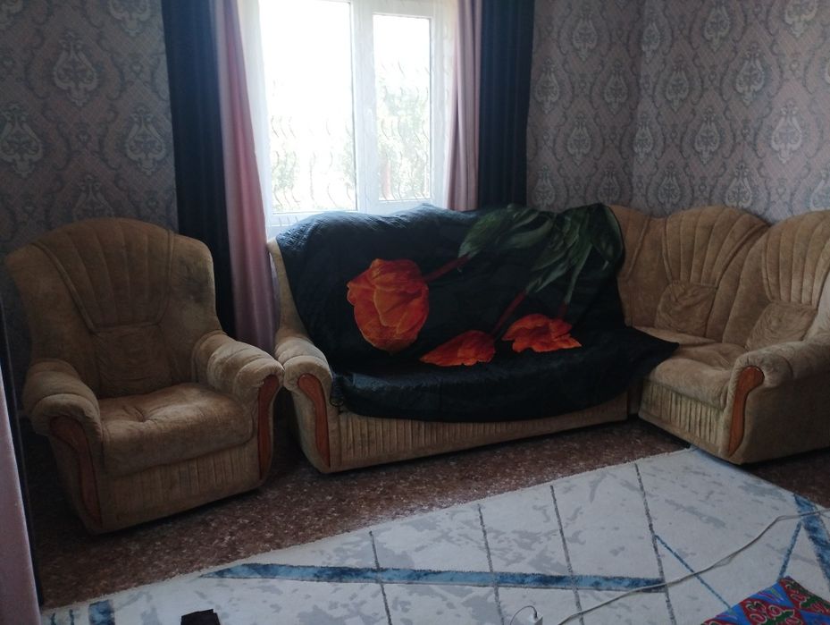 Продам диван уголок