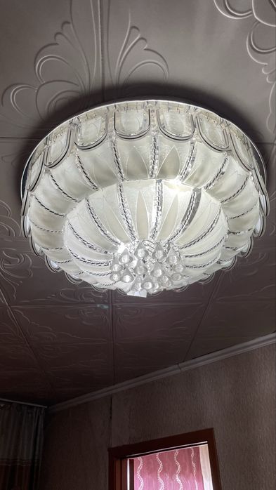 Продаю люстру в рабочем состянии