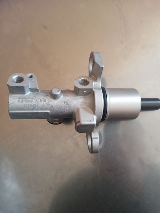 Главен спирачен цилиндър Trw