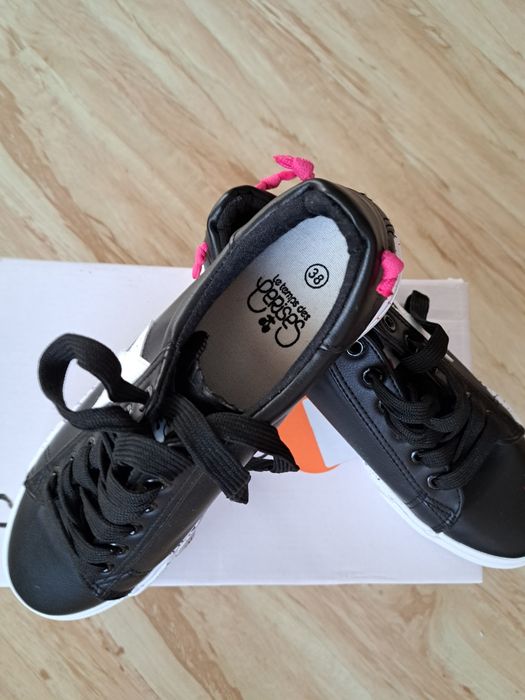 Нови кецове  le temps des cerises