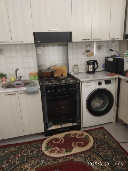 Срочно продается 1/3/3 этаж Яшнобод  район