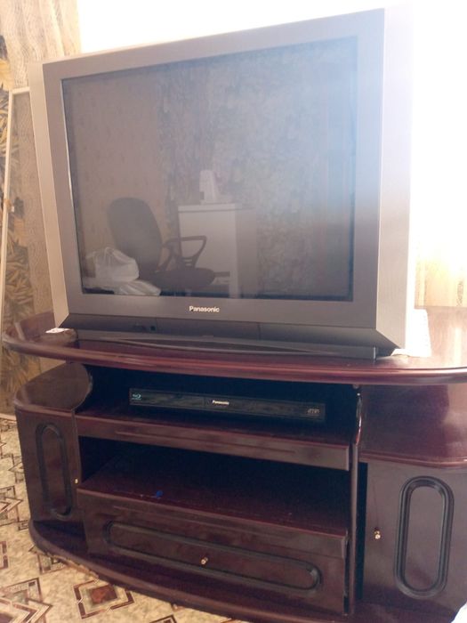 Телевизор с тумбой