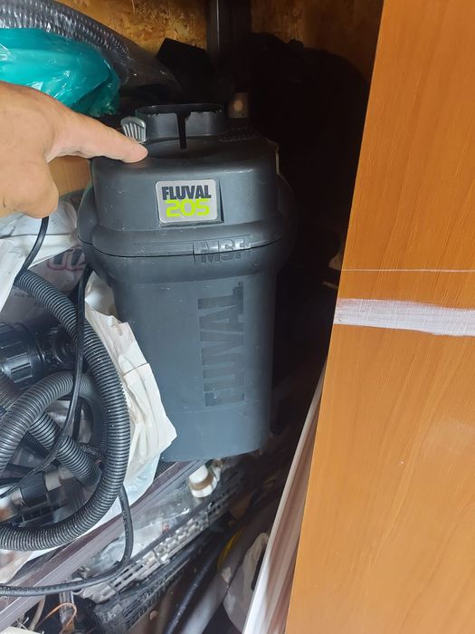 Acvariu 125L + accesorii + dulap lemn de vânzare 800lei