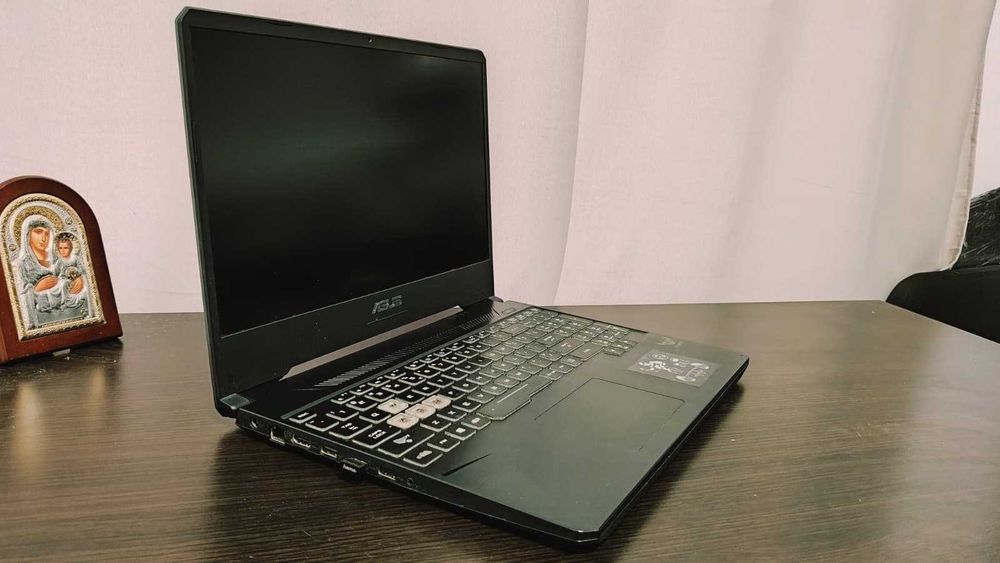 Laptop Asus FX505DU AMD Ryzen 7 3750H pana la 4.00 GHz, 120Hz, 512GB SSD, NVIDIA GTX 1660Ti 6GB