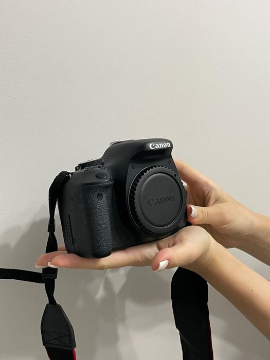 Canon EOS 600D + объектив 18–55 мм