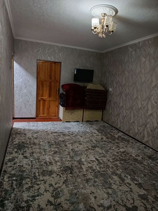 Чирчикдаги 2 хона уйимни сотаман.