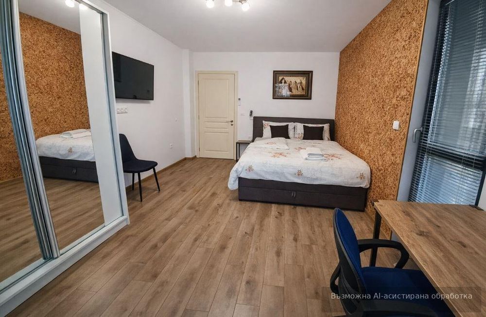 Дава се под наем Тристаен апартамент в Варна, Център - 100 кв.м за 1146.99 € - Снимка #4