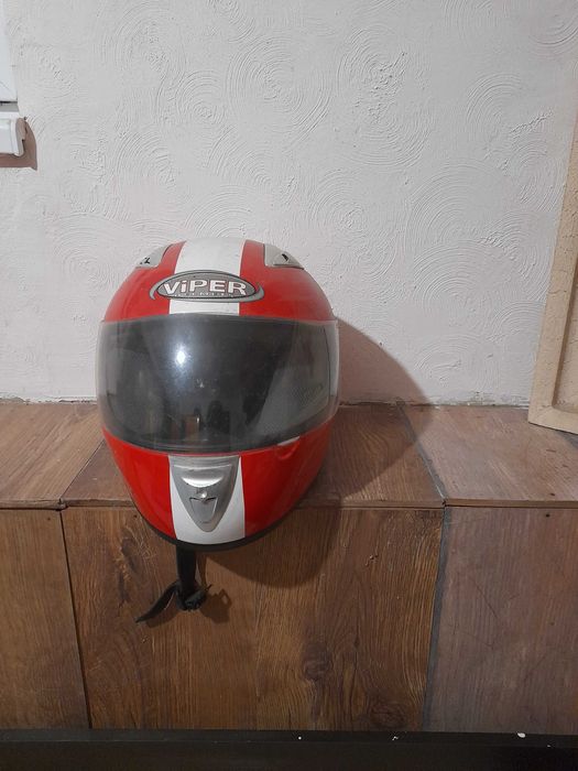 Мото каска червена