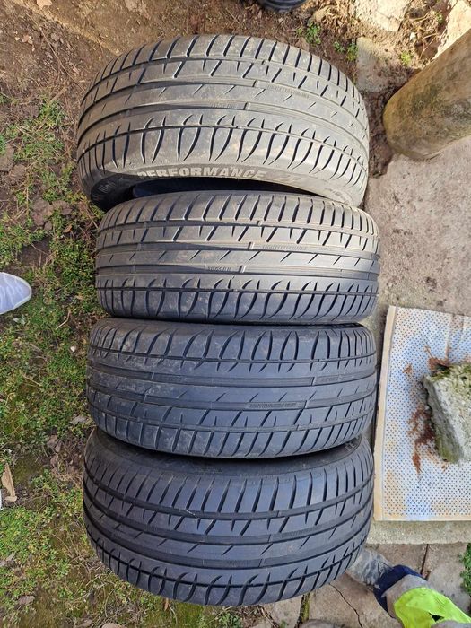 4 Гуми 215/55/16