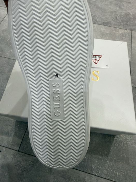 Дамски обувки Guess