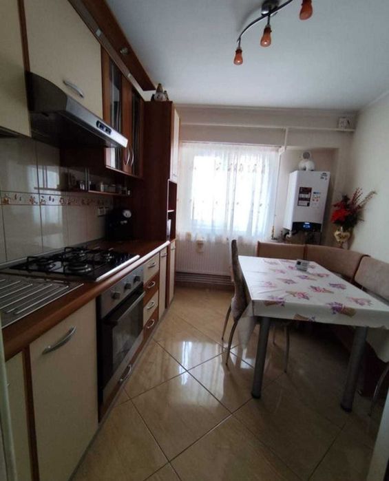 Apartament 3 camere, ultracentral, 2 balcoane, Panciu, etaj 4/4