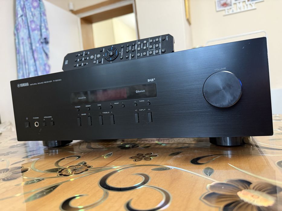 Стерео ресивър Yamaha R-S202D Bluetooth