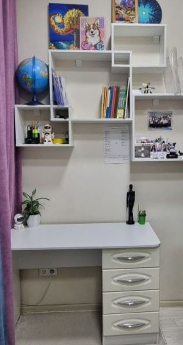 Продам Стол с полками