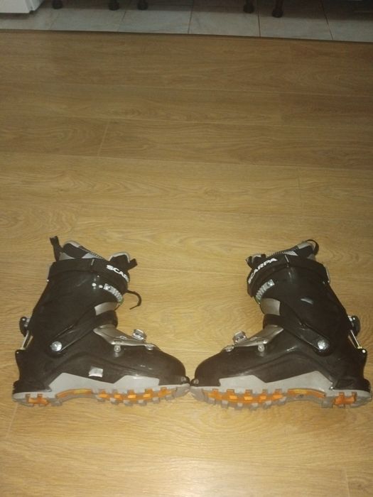 Clapari mărimea 41 Scarpa