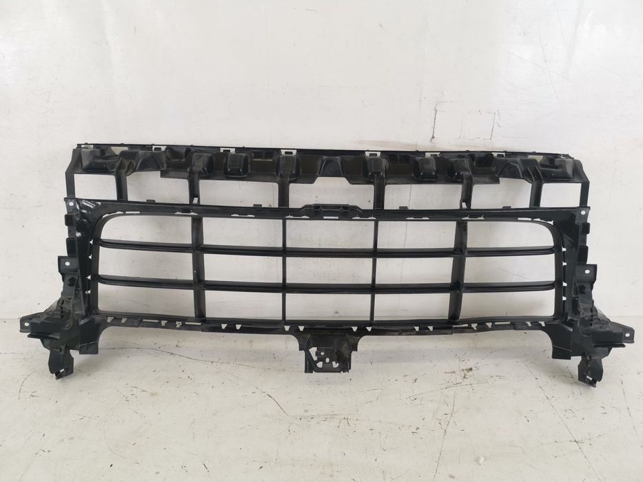 Порше Каен / Porsche Cayenne Оригинална предна решетка за радиатор в д