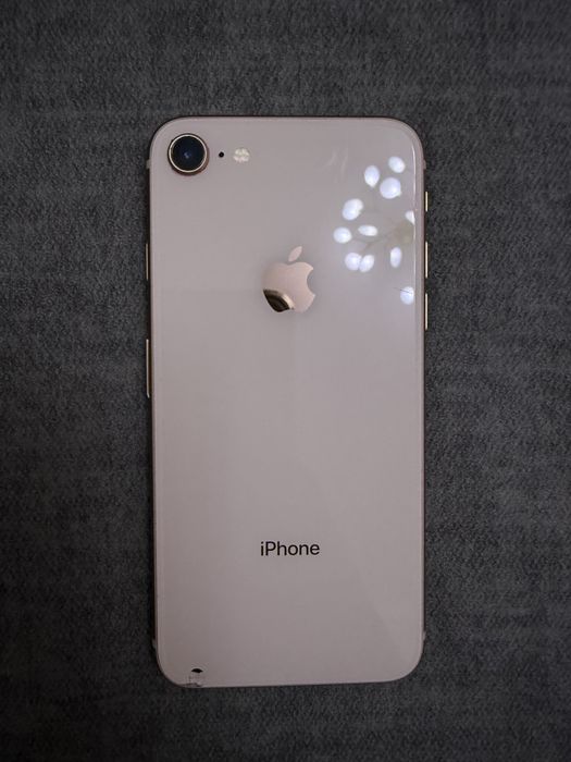 Продам iphone 8!!!