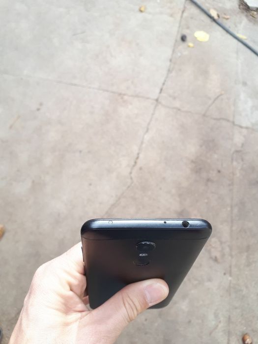 Продаеться Redmi 5 Plus 32 gb 550000 сум