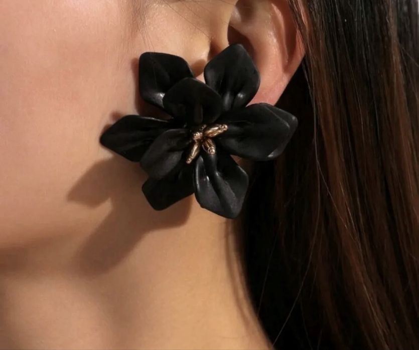 Нежни обеци “цвете”