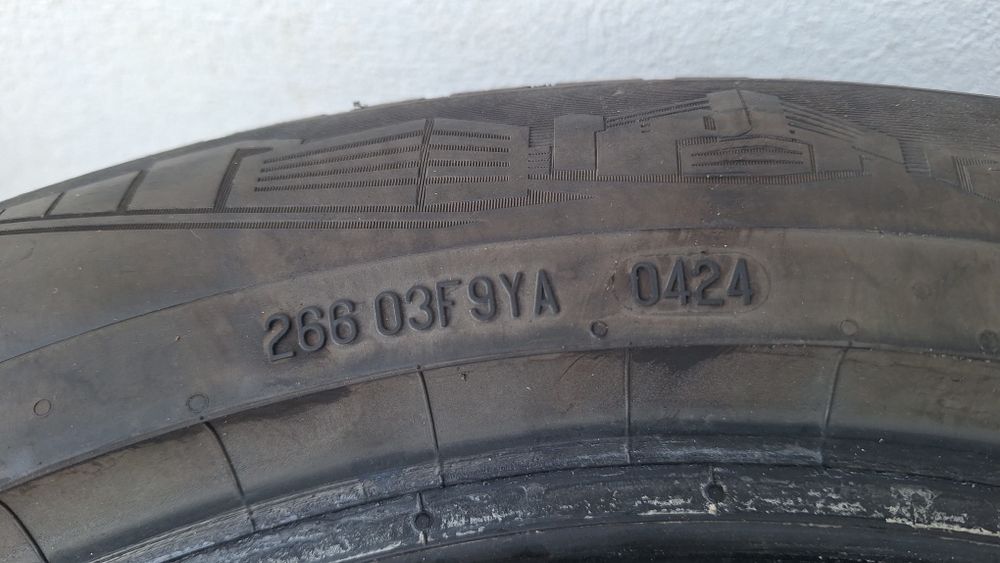 Vand anvelope 225 50 18 continental M+S ca noi