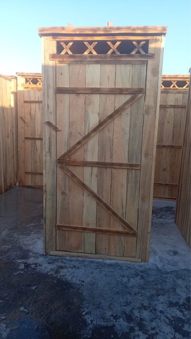 Уличный туалет.