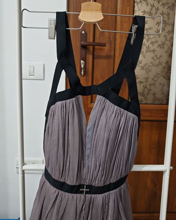 Rochie MANURI din mătase – elegantă, fluidă, design special