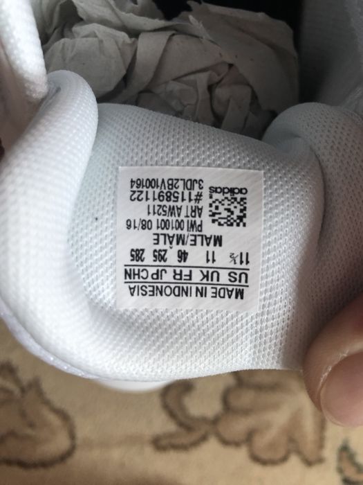 Продам кроссовки Adidas neo