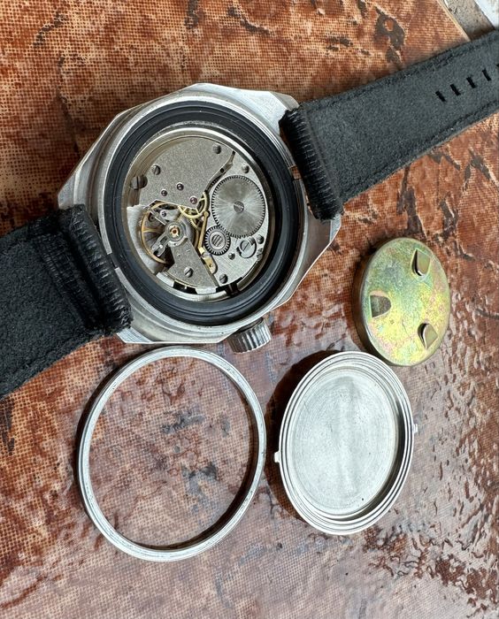 Сьветски механичен антимагнитен часовник Восток амфибия 78-82 г