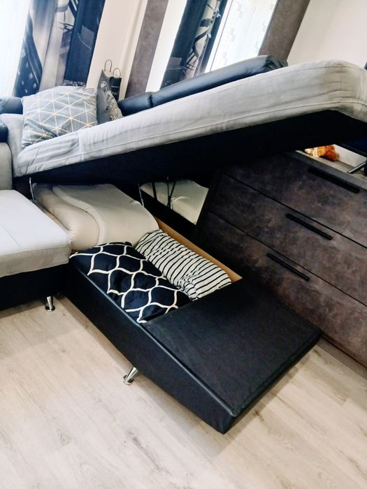 Vând Colțar în L Gri superb