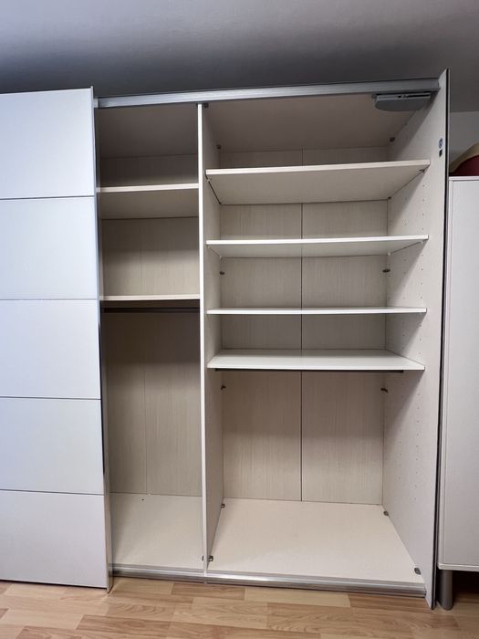 Dressing/Dulap 300/220/62 cm 2 usi culisante alb mat si sticla