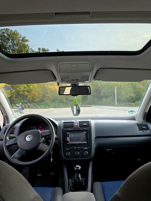 Vând Volkswagen Golf 5