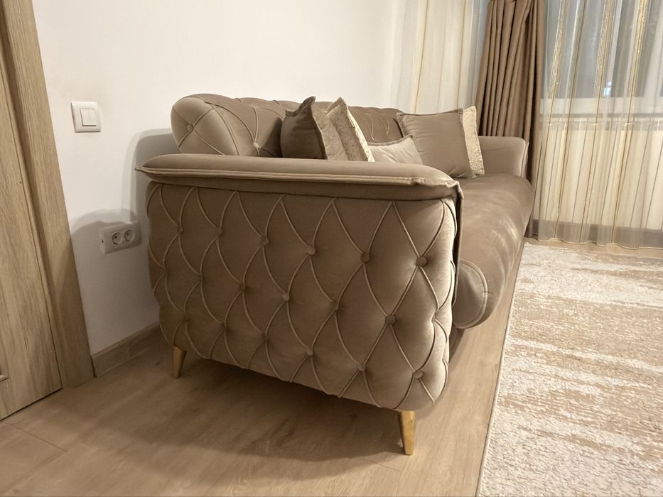 Set Canapea + 2 fotolii stare foarte excelentă