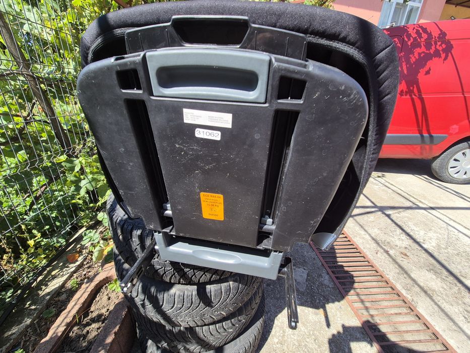 Scaun  auto copii marca safety cu prindere isofix in stare bună