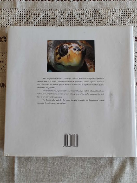 Богато илюстрирана книга, твърди корици: Подводният свят на Хърватия
