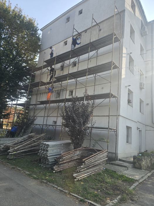 Închiriez schela metalica și popii