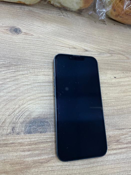 Айфон 13 каропка есть