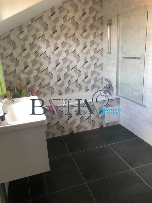 Нова двуетажна къща в с. Изгрев, обл. Варна