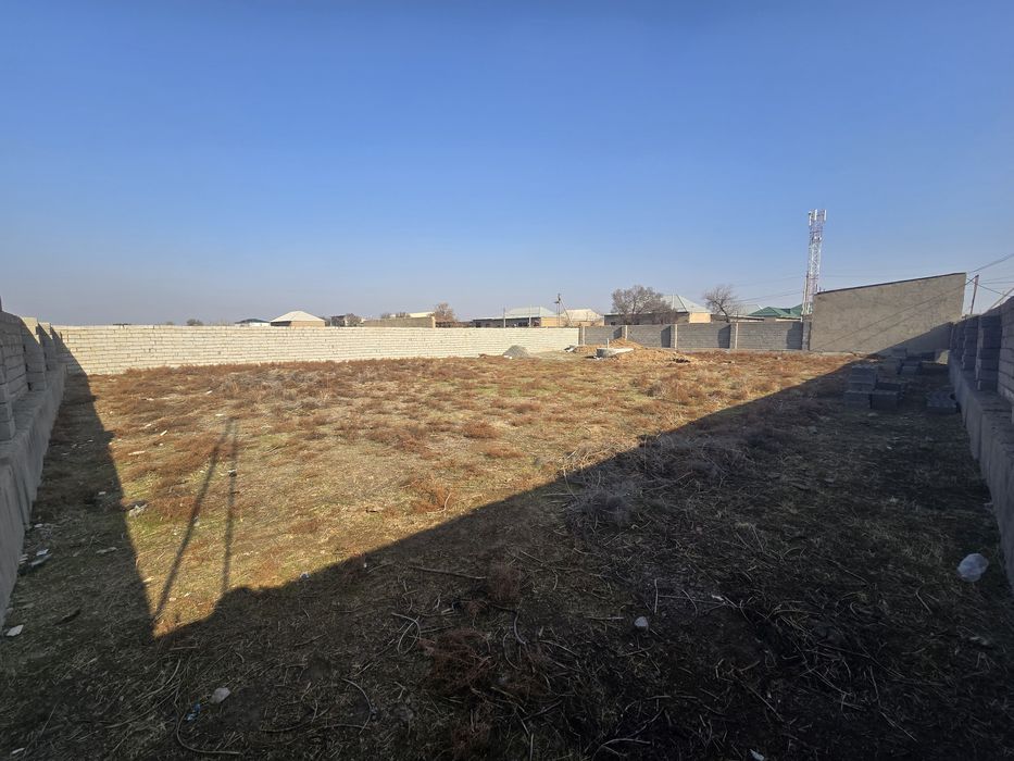 Uchastka bor,6sutix,uglavoy,bog' devol uralgan