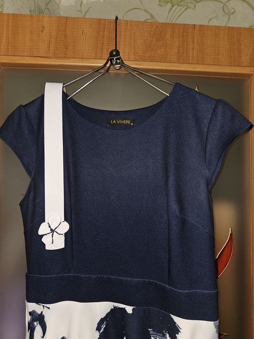 Вечернее платье с цветочным узором