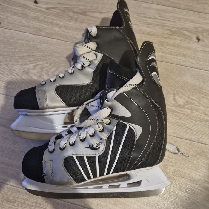 Продаются коньки 44 размера