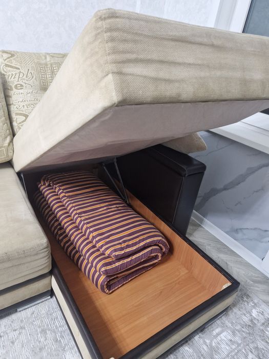 Продам угловой диван кресло пуф