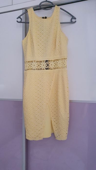 Лятна жълта рокля