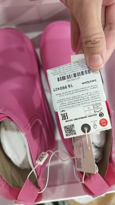 Zara новые 35р резиновые