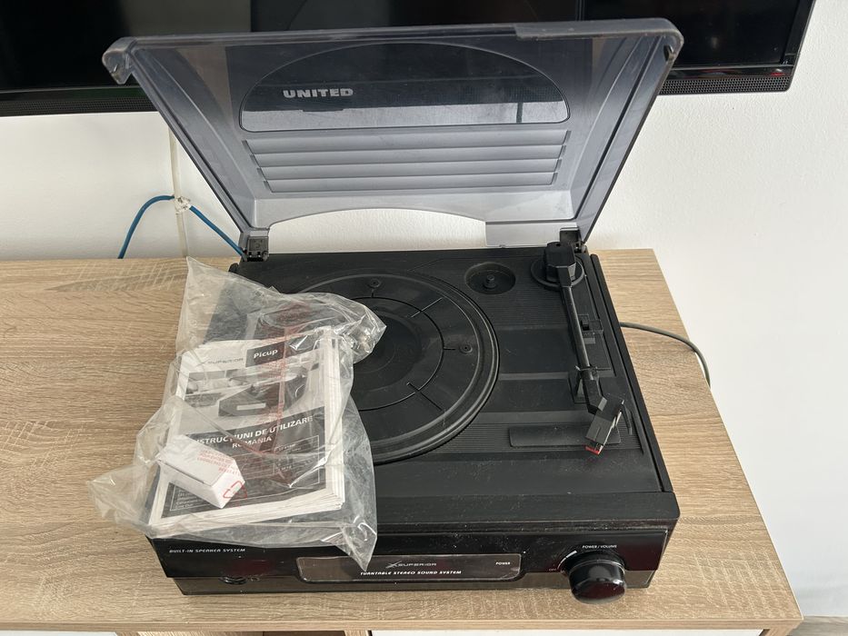 Lot Audio Retro: Pick-up cu difuzoare + Casetofon Tehnoton anii '80