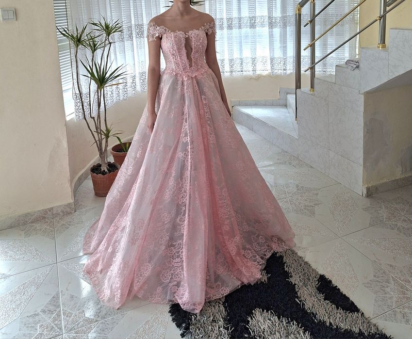 Абитуриентска рокля на Juliakontugruni