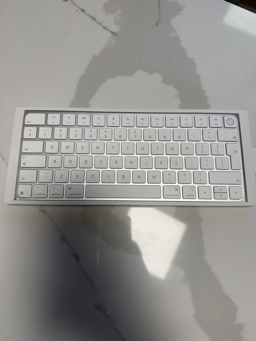 Клавиетура Apple Magic keyboard
